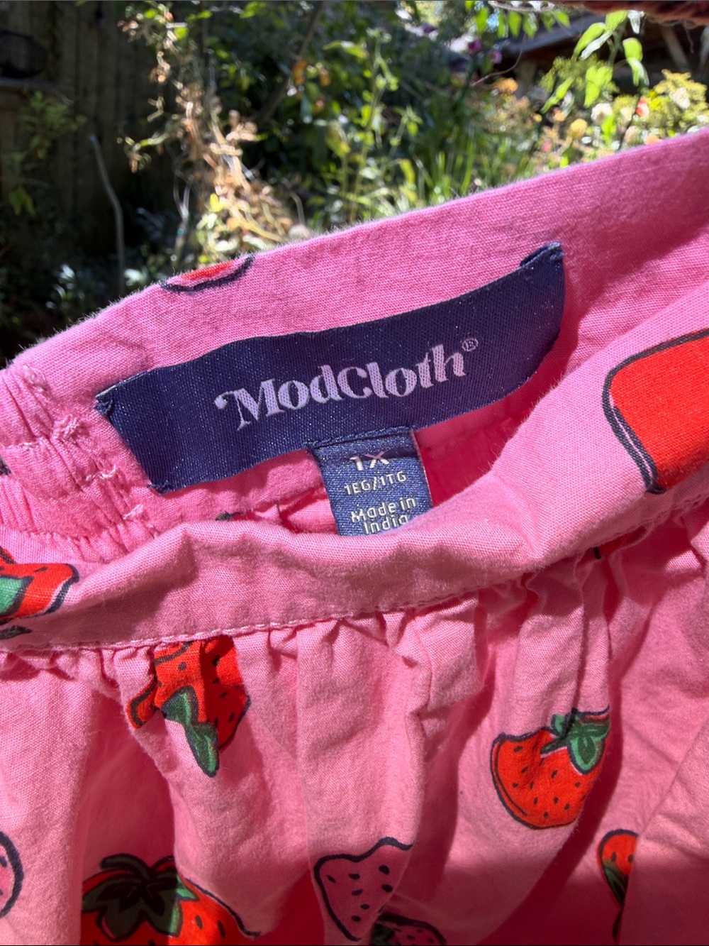 Strawberry Skirt w/ Pockets - Picture 3 of 5